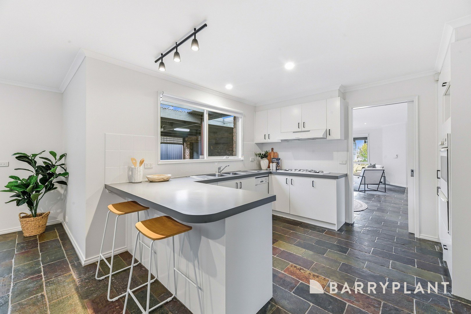 19 Wimmera Court, Berwick, VIC 3806, Berwick - Thumbnail 8