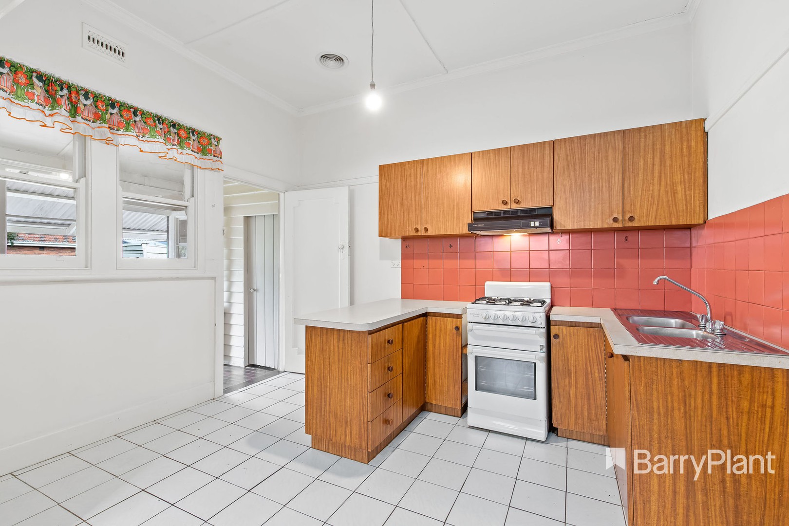 19 Wurruk Avenue, Preston, VIC 3072, Preston - Thumbnail 2
