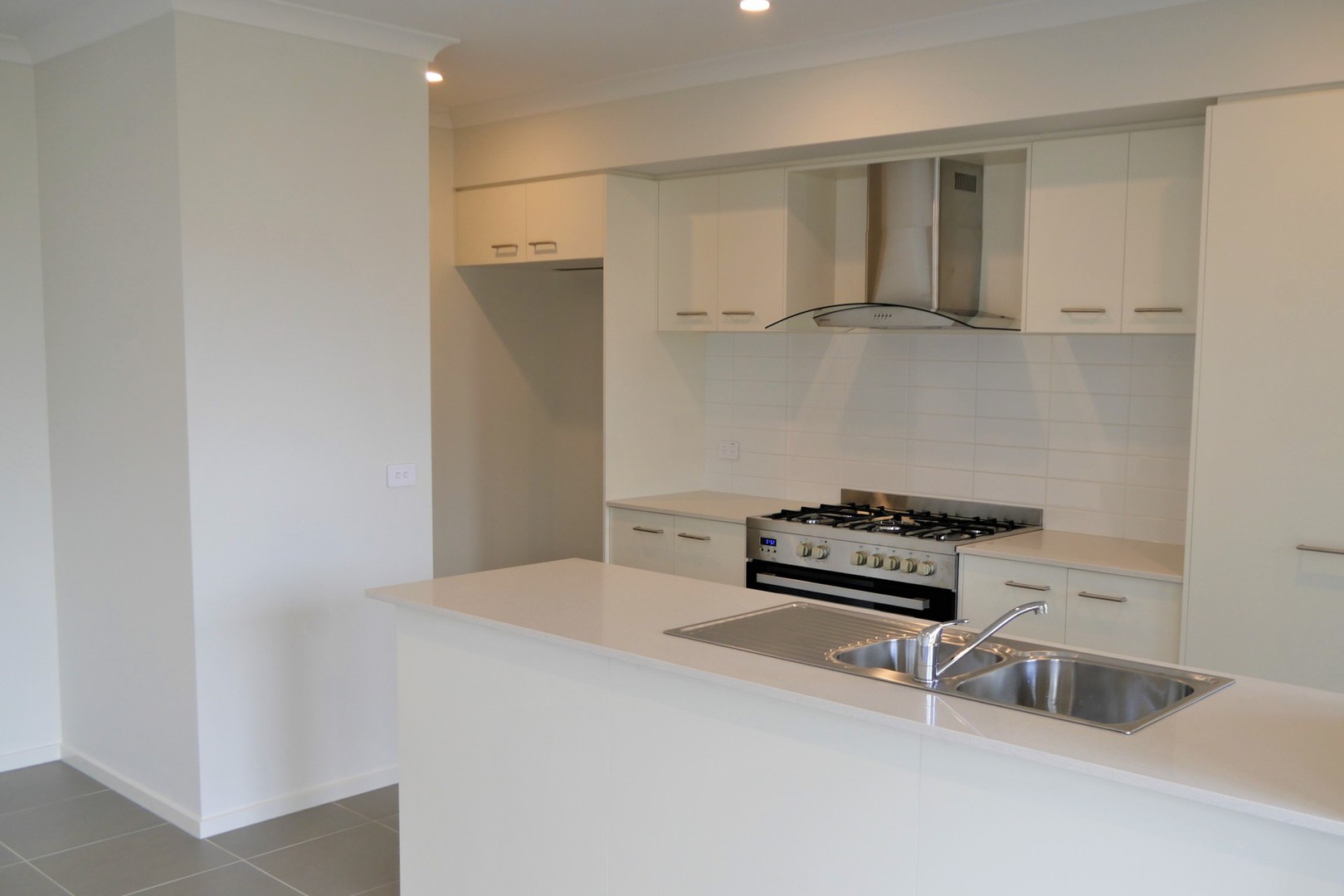 19 Yeoman Street, Melton South, VIC 3338, Melton South - Thumbnail 4