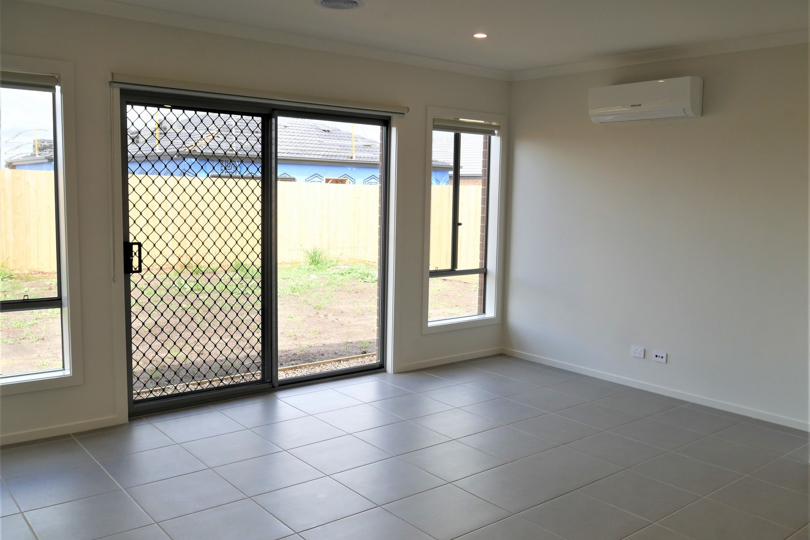 19 Yeoman Street, Melton South, VIC 3338, Melton South - Thumbnail 5