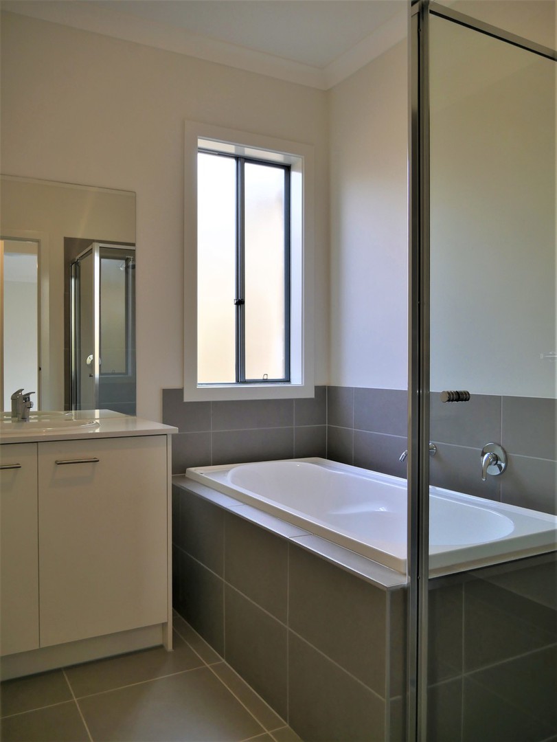 19 Yeoman Street, Melton South, VIC 3338, Melton South - Thumbnail 7