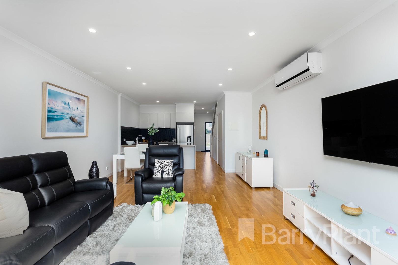 191 Waterhaven Boulevard, Point Cook, VIC 3030, Point Cook - Thumbnail 2