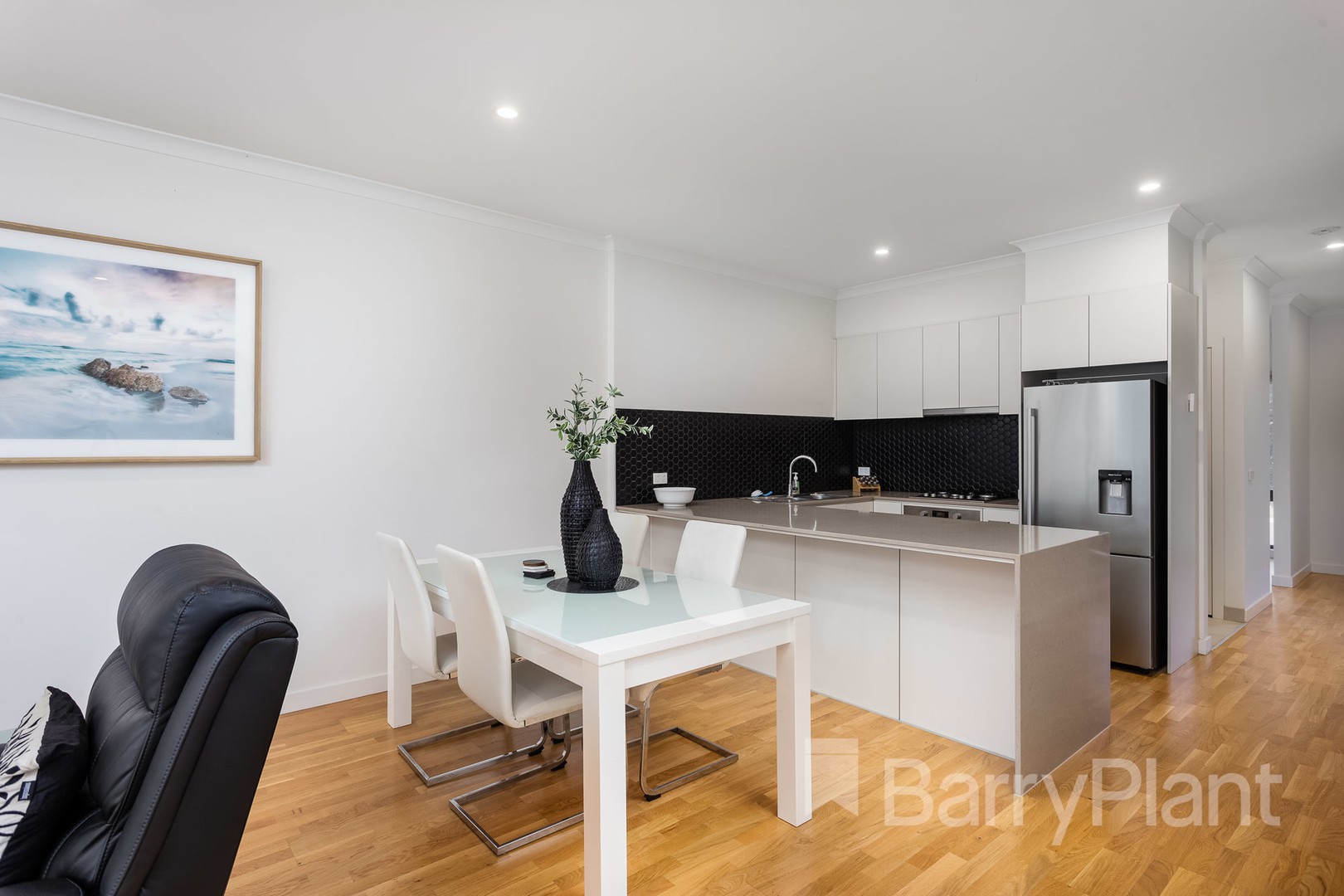 191 Waterhaven Boulevard, Point Cook, VIC 3030, Point Cook - Thumbnail 3