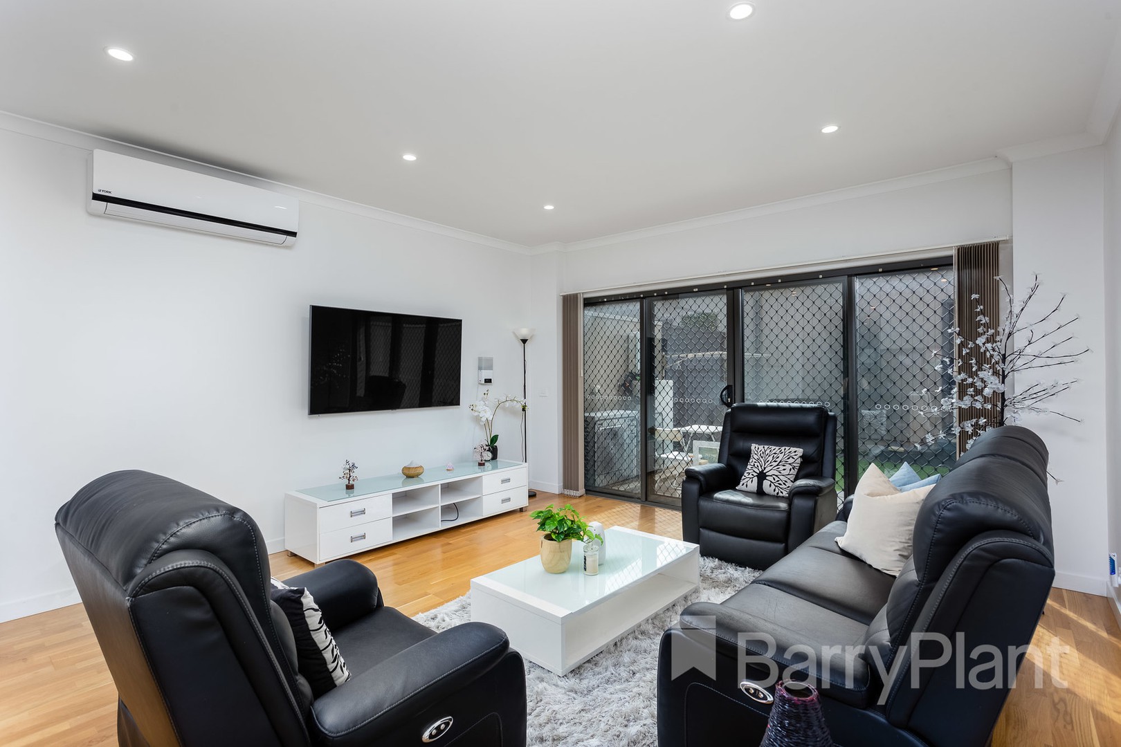 191 Waterhaven Boulevard, Point Cook, VIC 3030, Point Cook - Thumbnail 5
