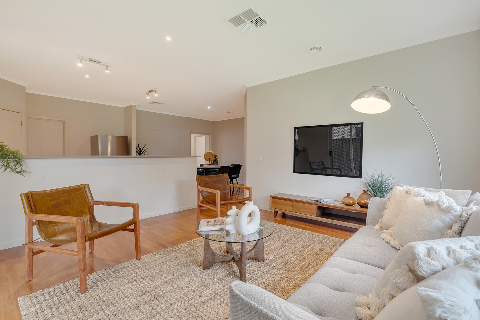 196 Central Park Avenue, Craigieburn, VIC 3064, Craigieburn - Thumbnail 7