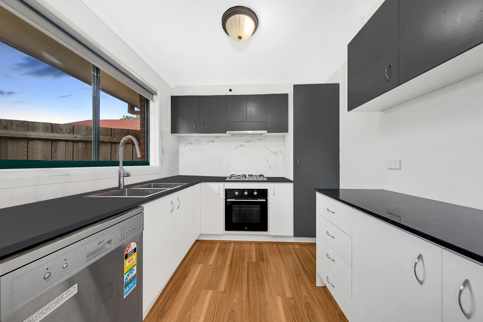 19B Manningtree Parade, Craigieburn, VIC 3064, Craigieburn - Thumbnail 2