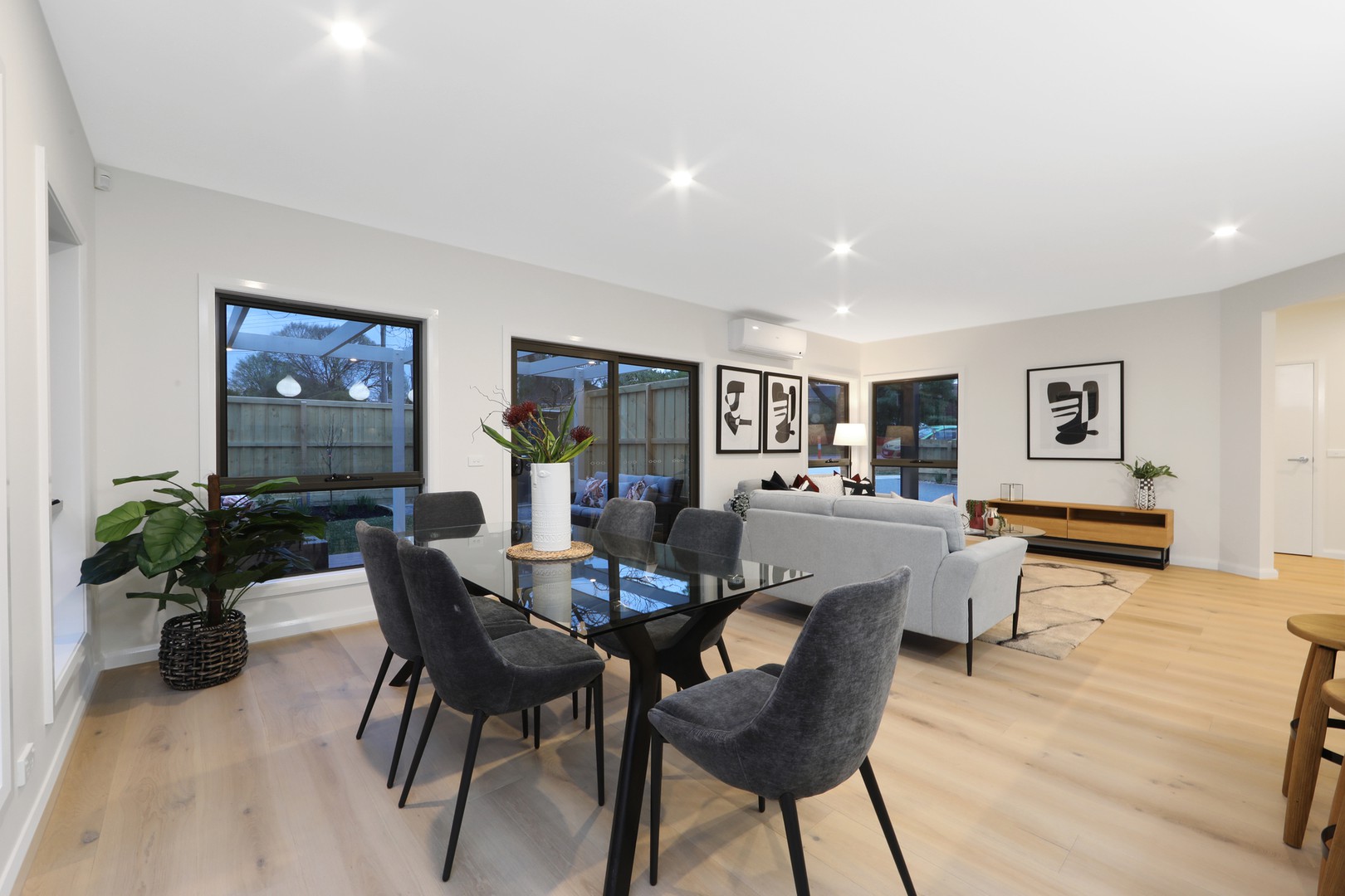 1B Johnson Drive, Ferntree Gully, VIC 3156, Ferntree Gully - Thumbnail 2