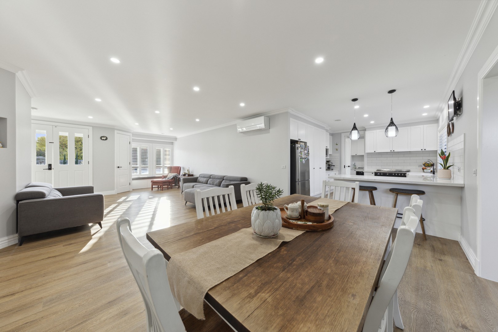 1B Meeking Drive, Pakenham, VIC 3810 - Thumbnail 2 - 22/10/2025