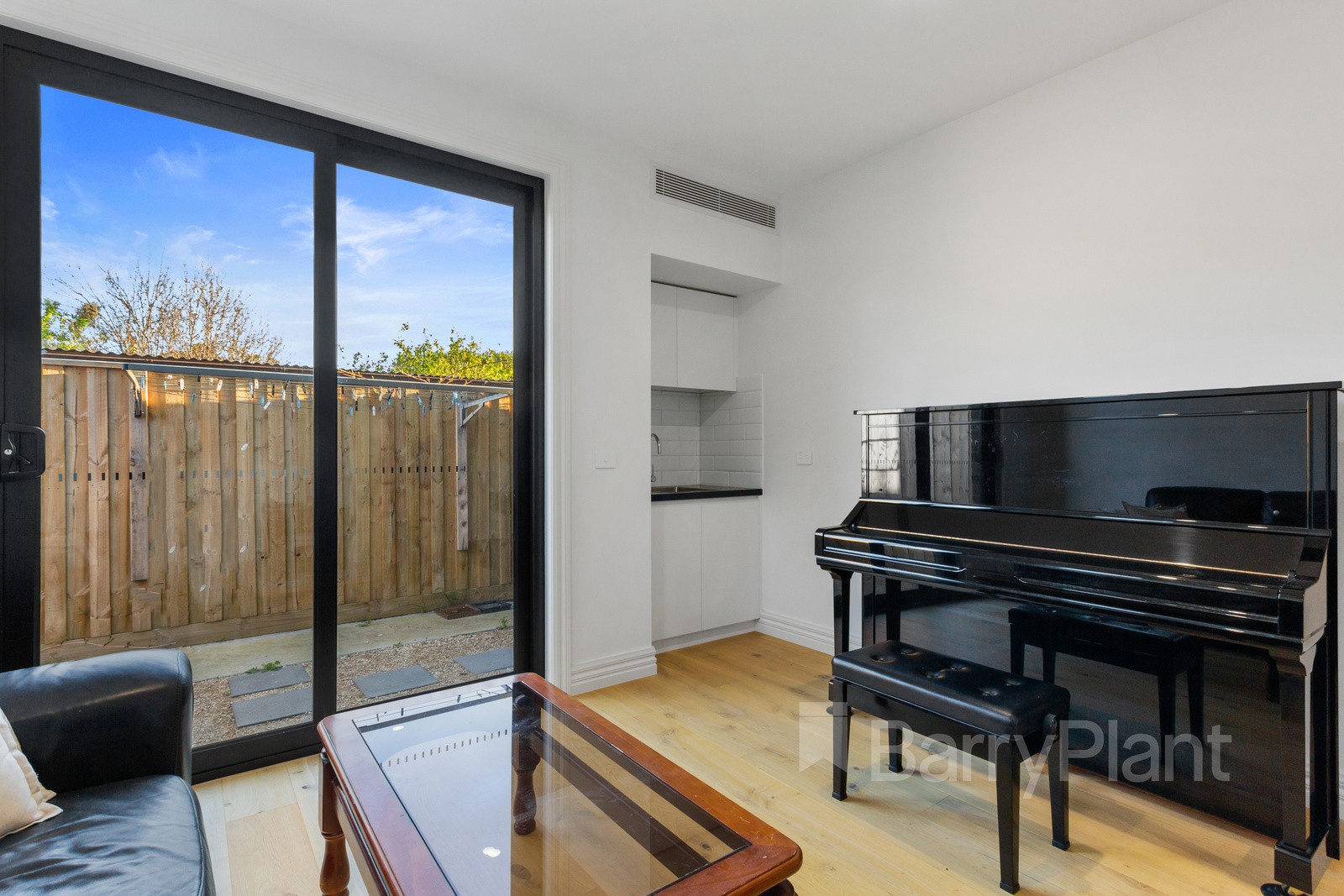 1B White Road, Wantirna South, VIC 3152, Wantirna South - Thumbnail 3