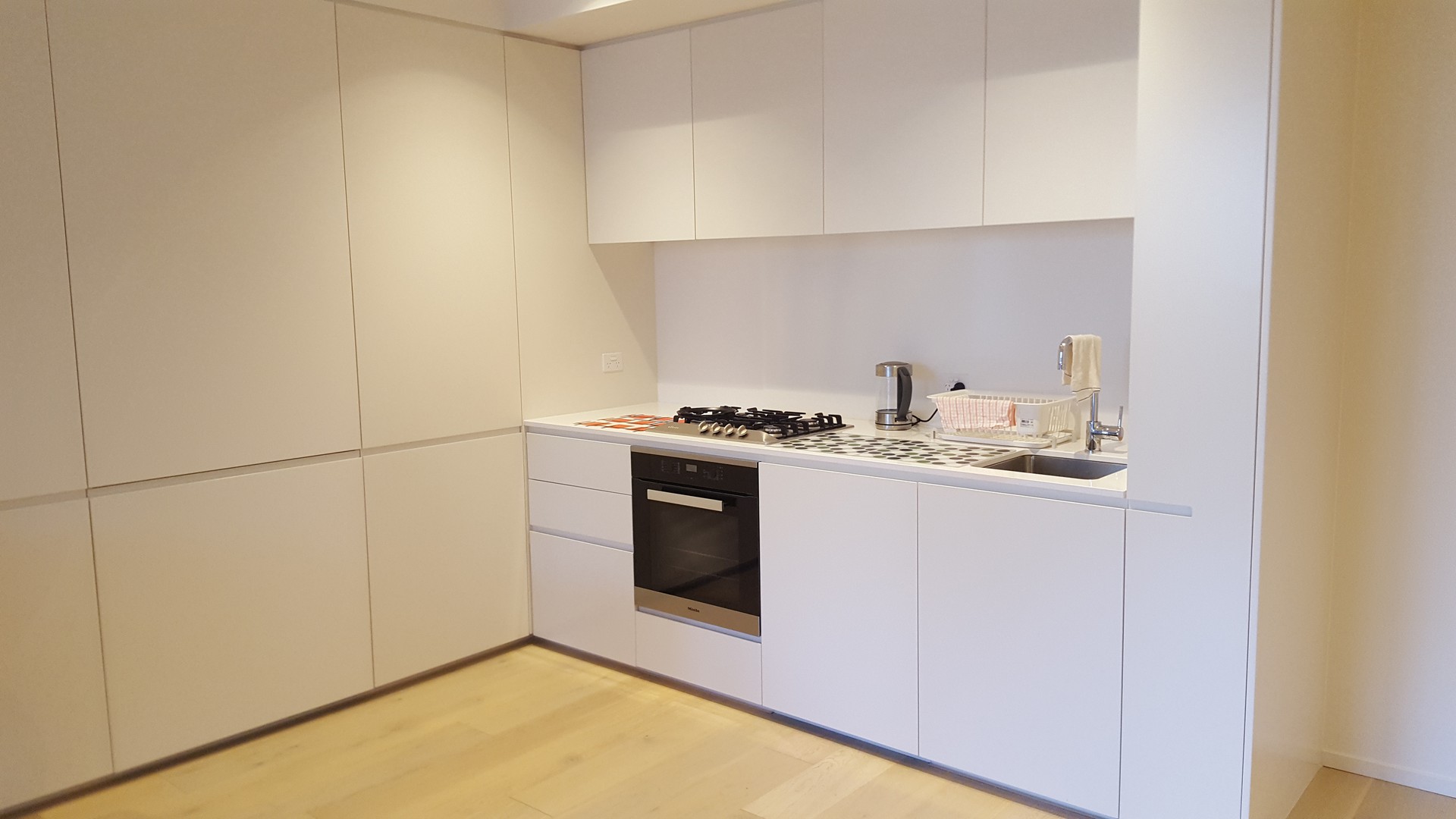 2/1 Evergreen Mews, Armadale, VIC 3143, Armadale - Thumbnail 2