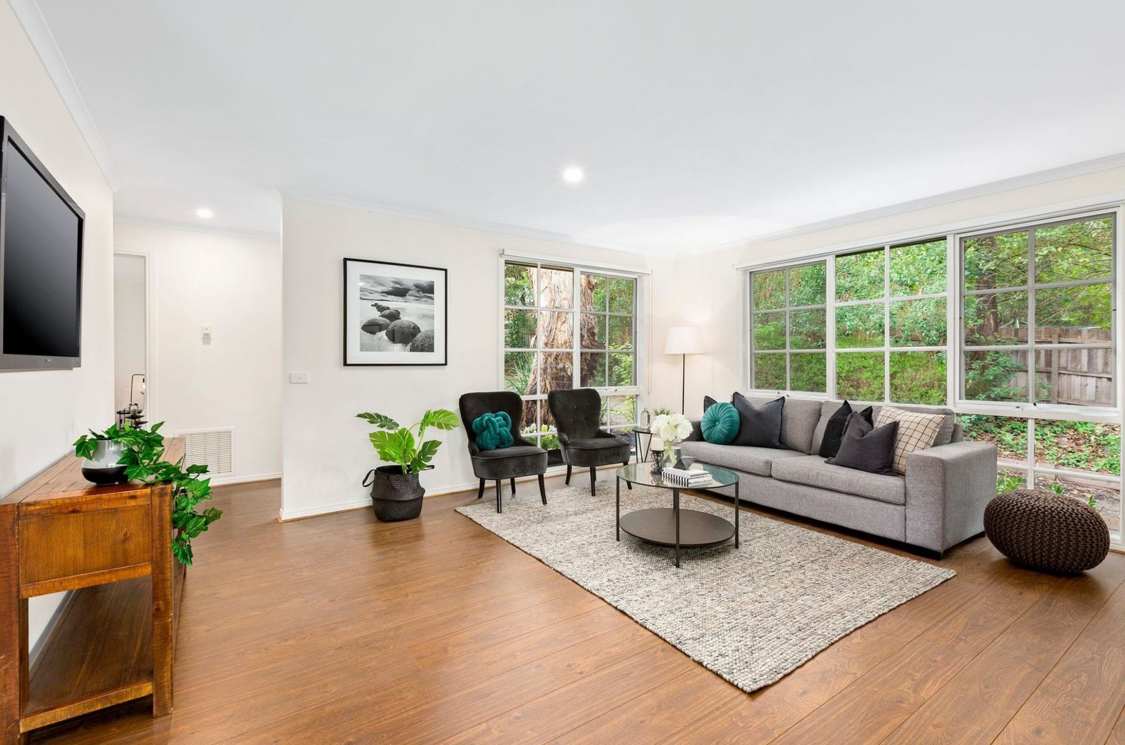 2/1 Irvine Street, Mitcham, VIC 3132, Mitcham - Thumbnail 2