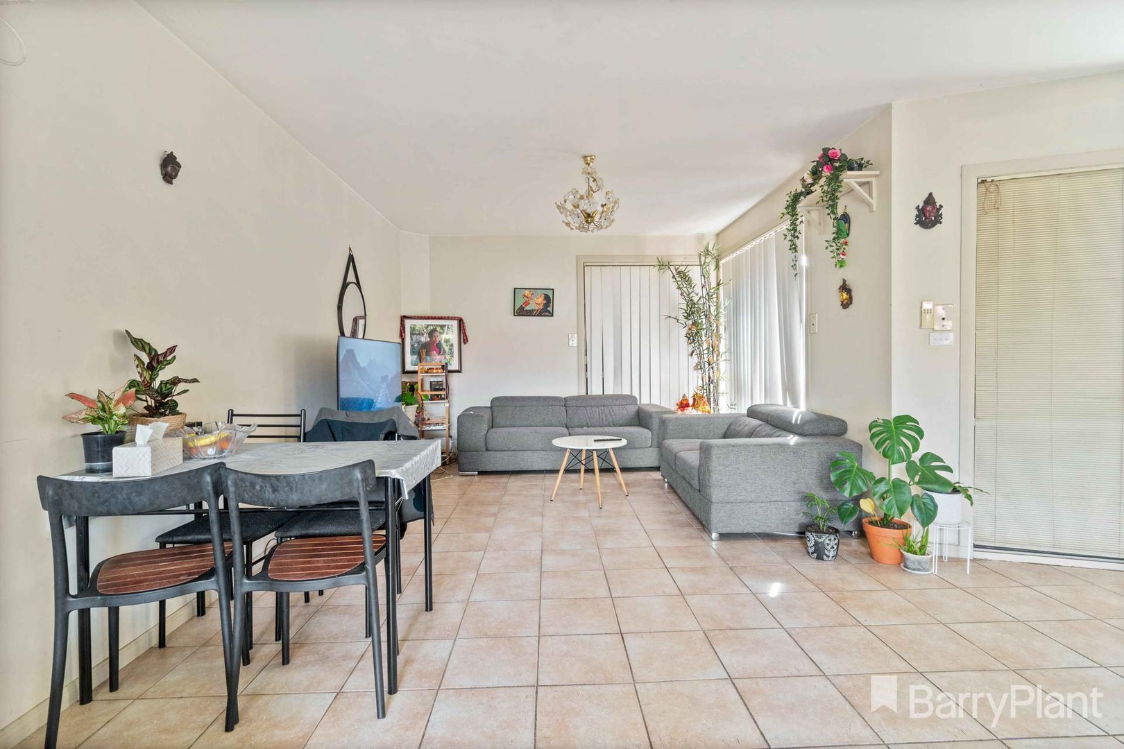 2/1 Kingsley Street, St Albans, VIC 3021 - Thumbnail 2 - 09/01/2024