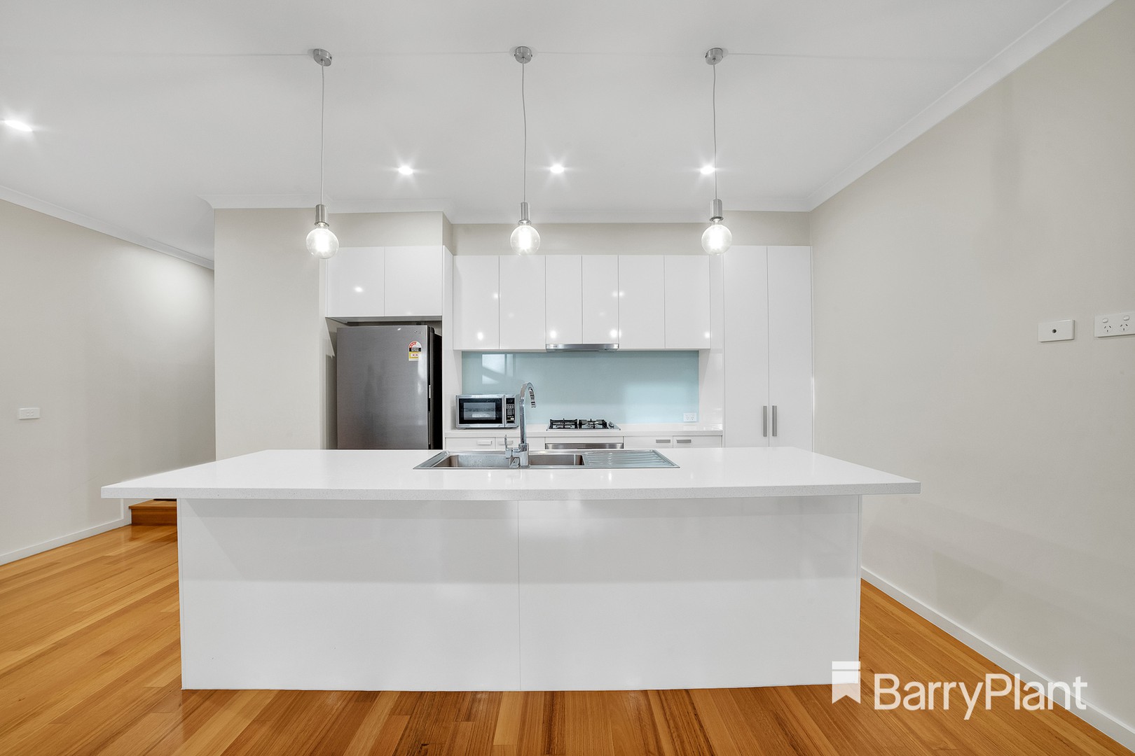 2/1 Kirstina Road, Glen Waverley, VIC 3150, Glen Waverley - Thumbnail 2