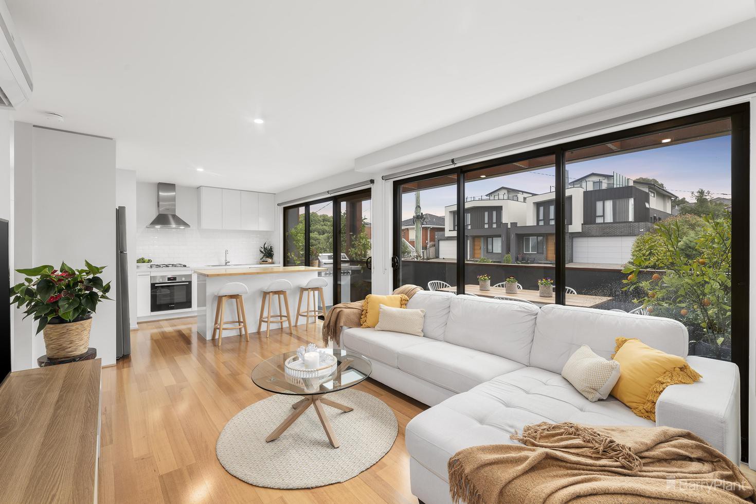 2/1 Lakeview Terrace, Templestowe Lower, VIC 3107 - Thumbnail 2 - 28/03/2023