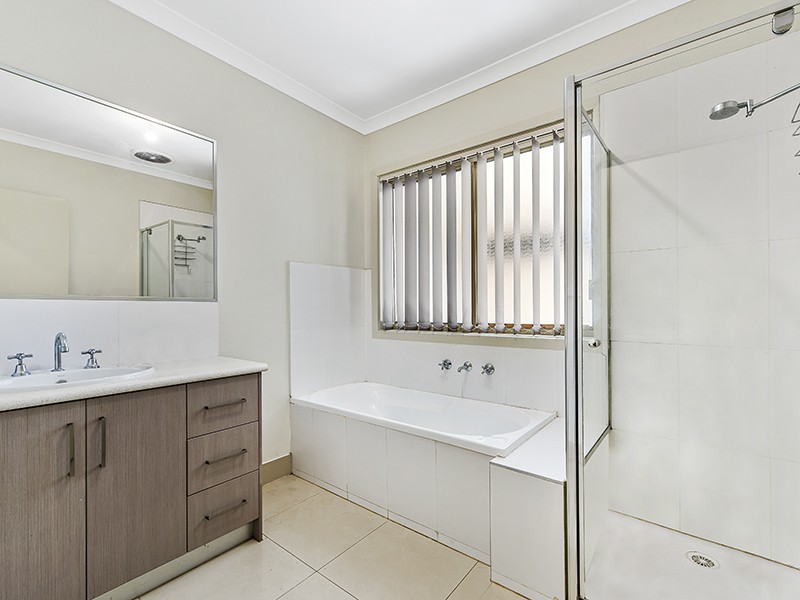 2/1 Sirius Way, Kurunjang, VIC 3337, Kurunjang - Thumbnail 2