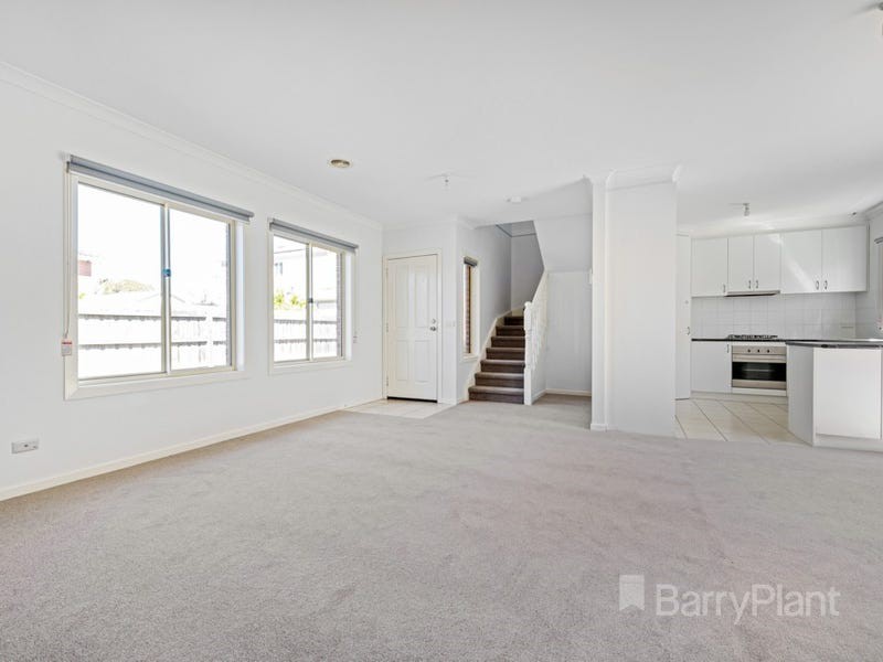 2/1 Treesbank Avenue, Springvale, VIC 3171, Springvale - Thumbnail 2