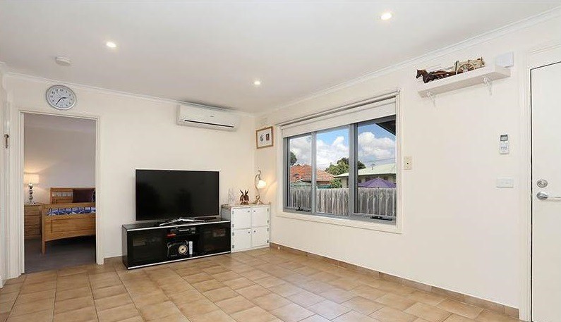 2/10 Acheron Avenue, Reservoir, VIC 3073, Reservoir - Thumbnail 2