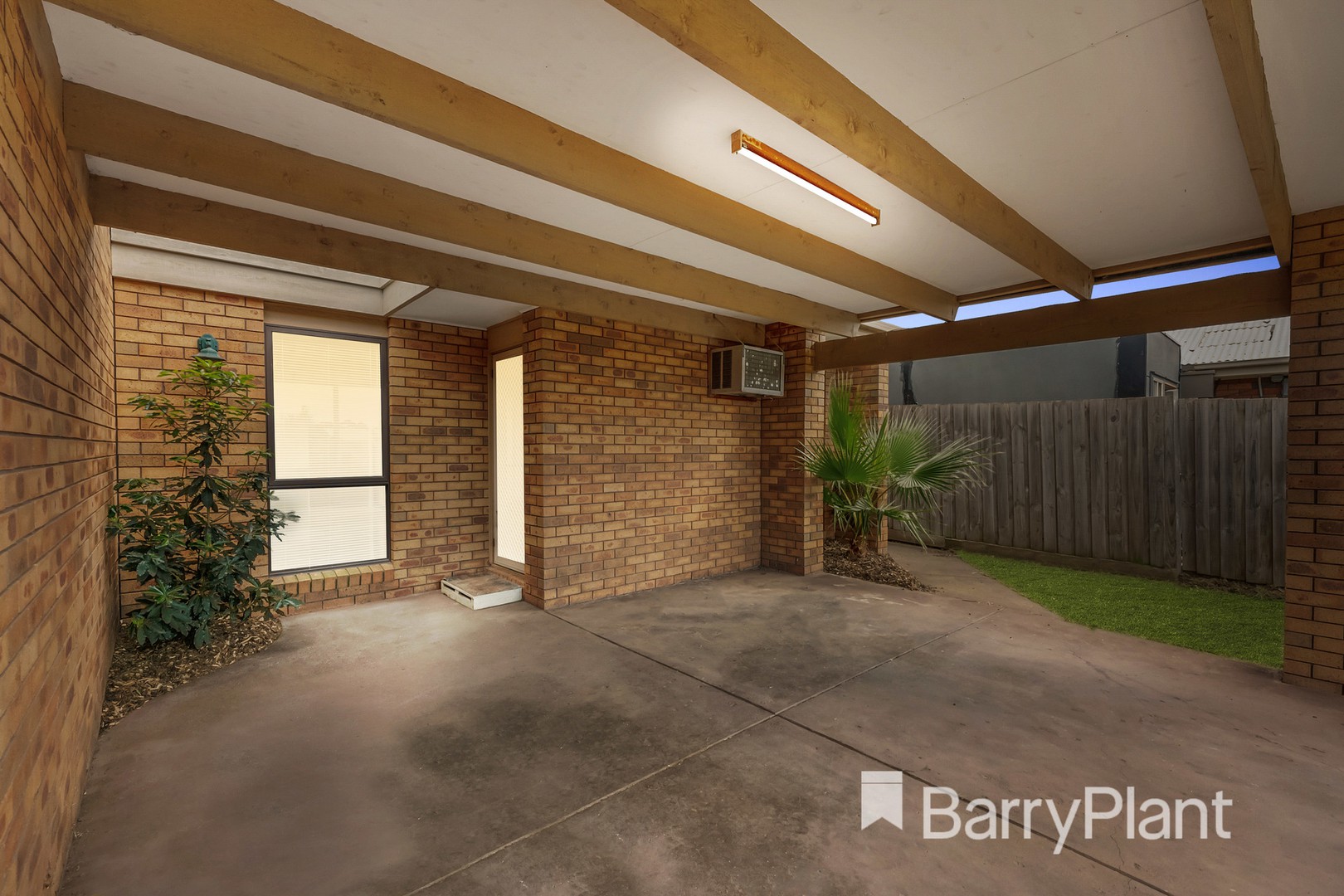2/10 Croxley Close, Wyndham Vale, VIC 3024, Wyndham Vale - Thumbnail 2