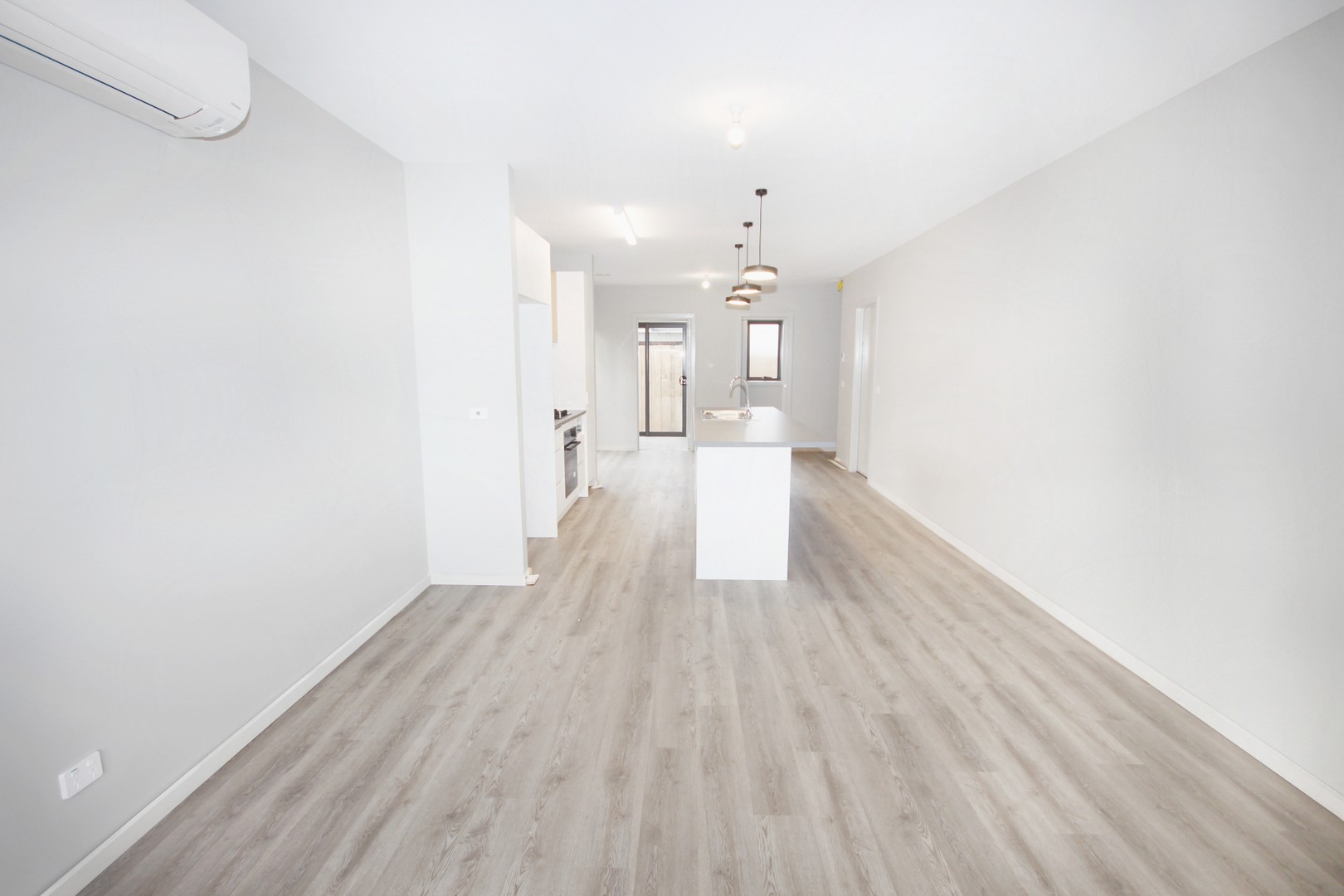 2/10 Curletts Road, Lara, VIC 3212 - Thumbnail 2 - 25/06/2024