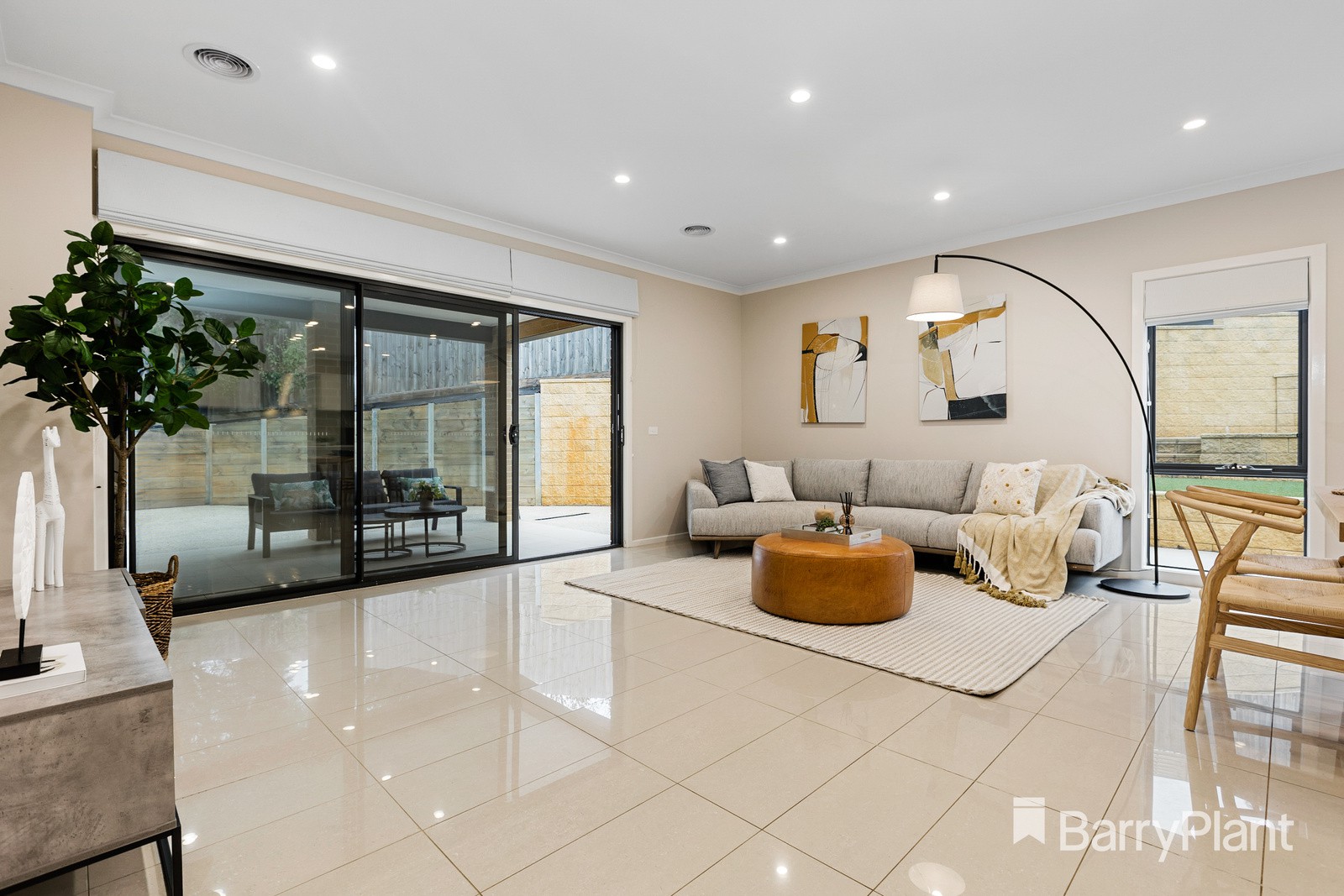 2/10 Dunrossil Close, Mulgrave, VIC 3170, Mulgrave - Thumbnail 2