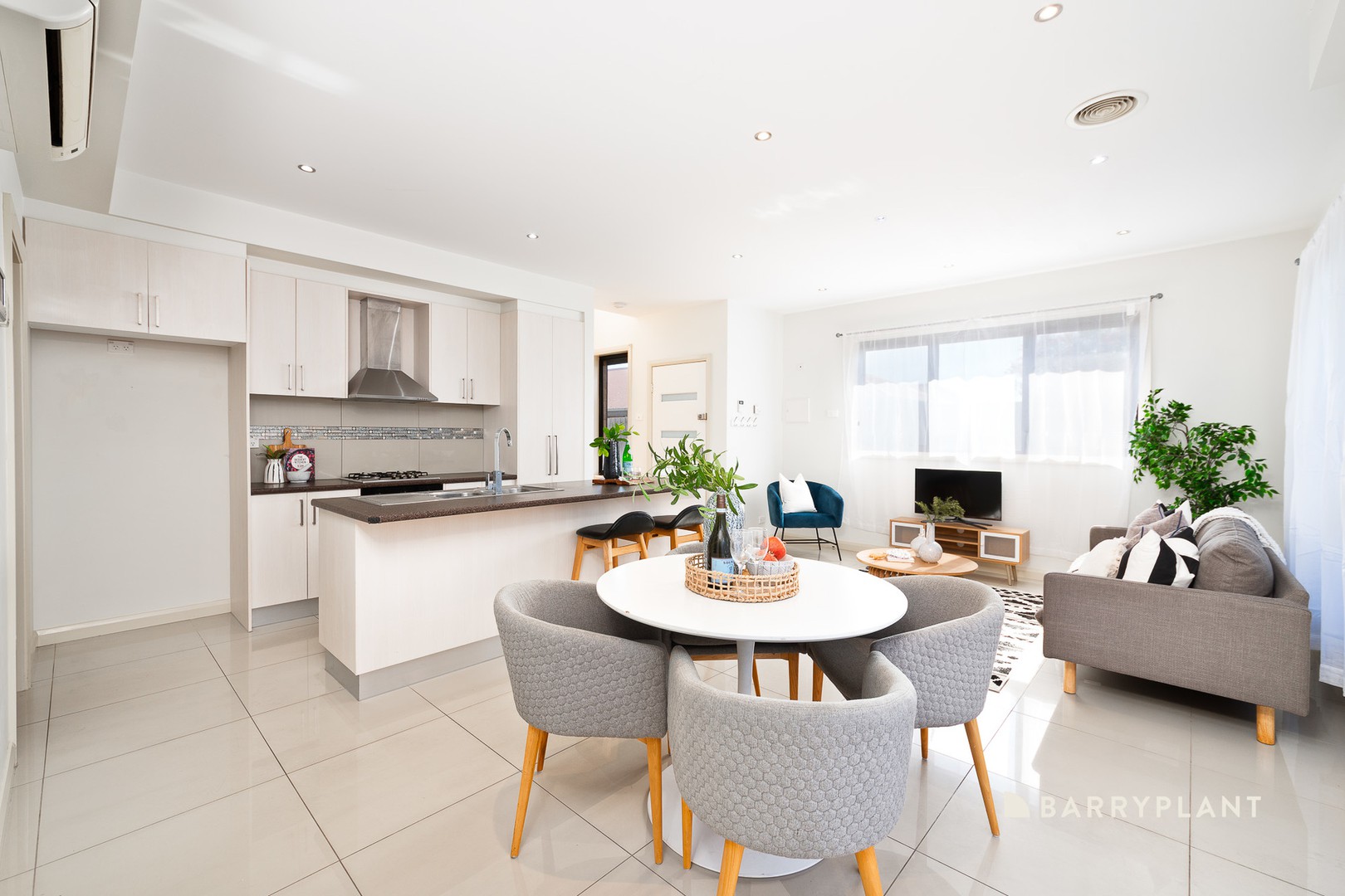 2/10 Field Street, Craigieburn, VIC 3064 - Thumbnail 2 - 05/05/2026
