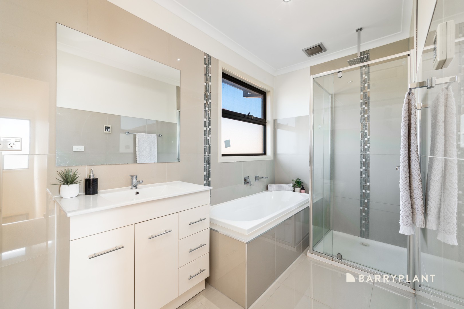 2/10 Field Street, Craigieburn, VIC 3064, Craigieburn - Thumbnail 7