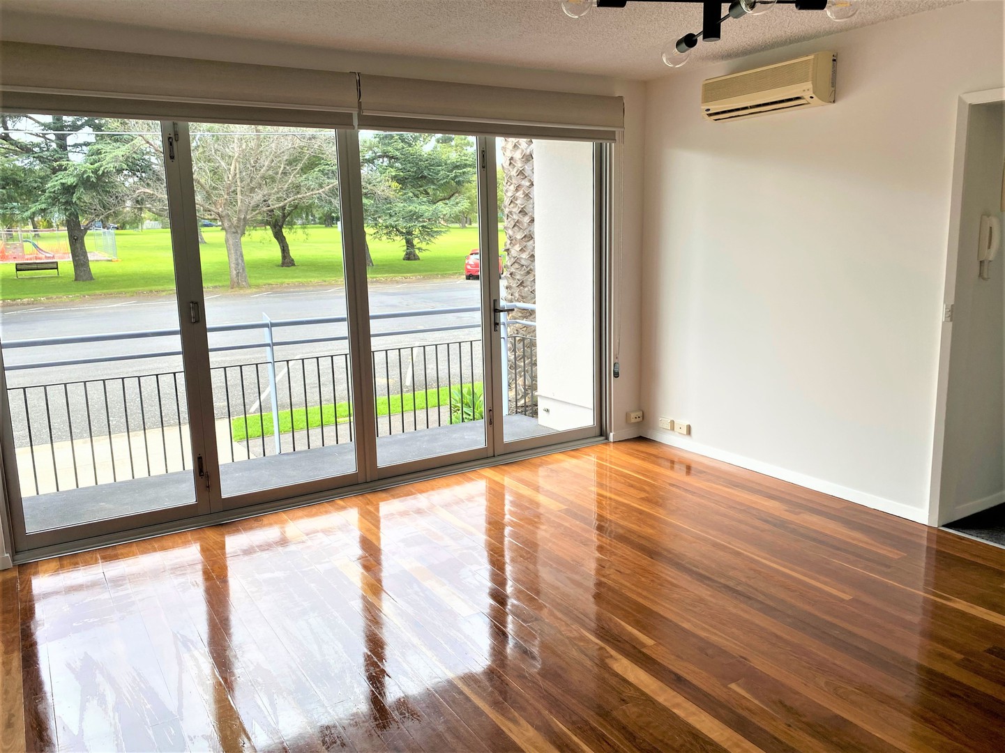 2/10 Fitzroy  Street, Geelong, VIC 3220, Geelong - Thumbnail 3