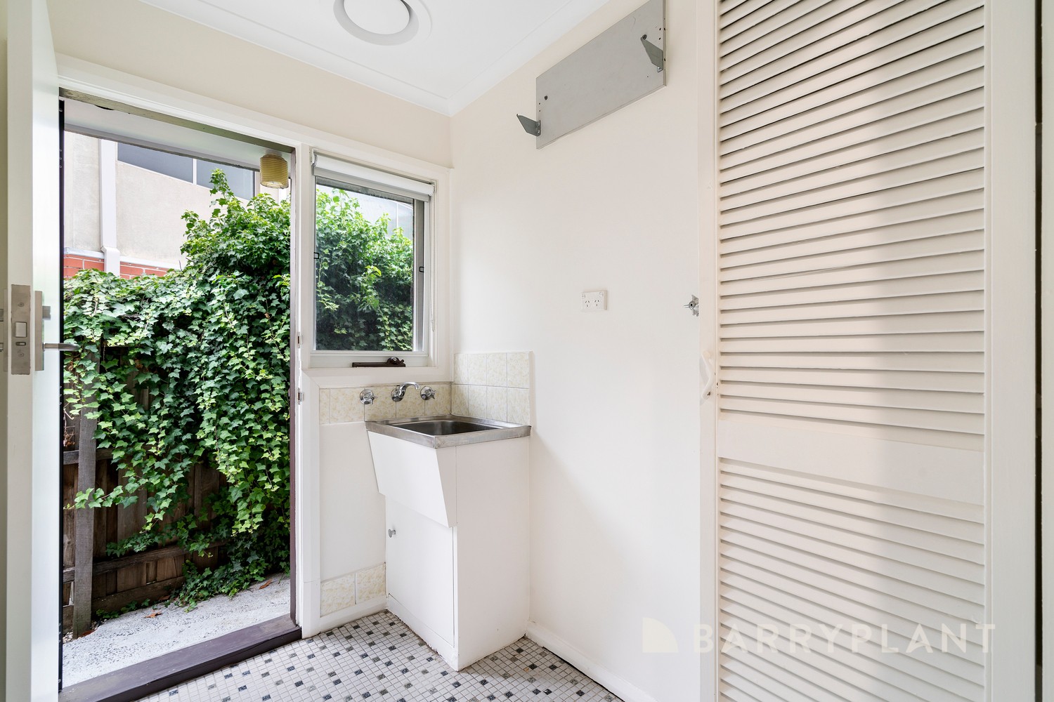 2/10 Hatfield Court, West Footscray, VIC 3012, West Footscray - Thumbnail 5