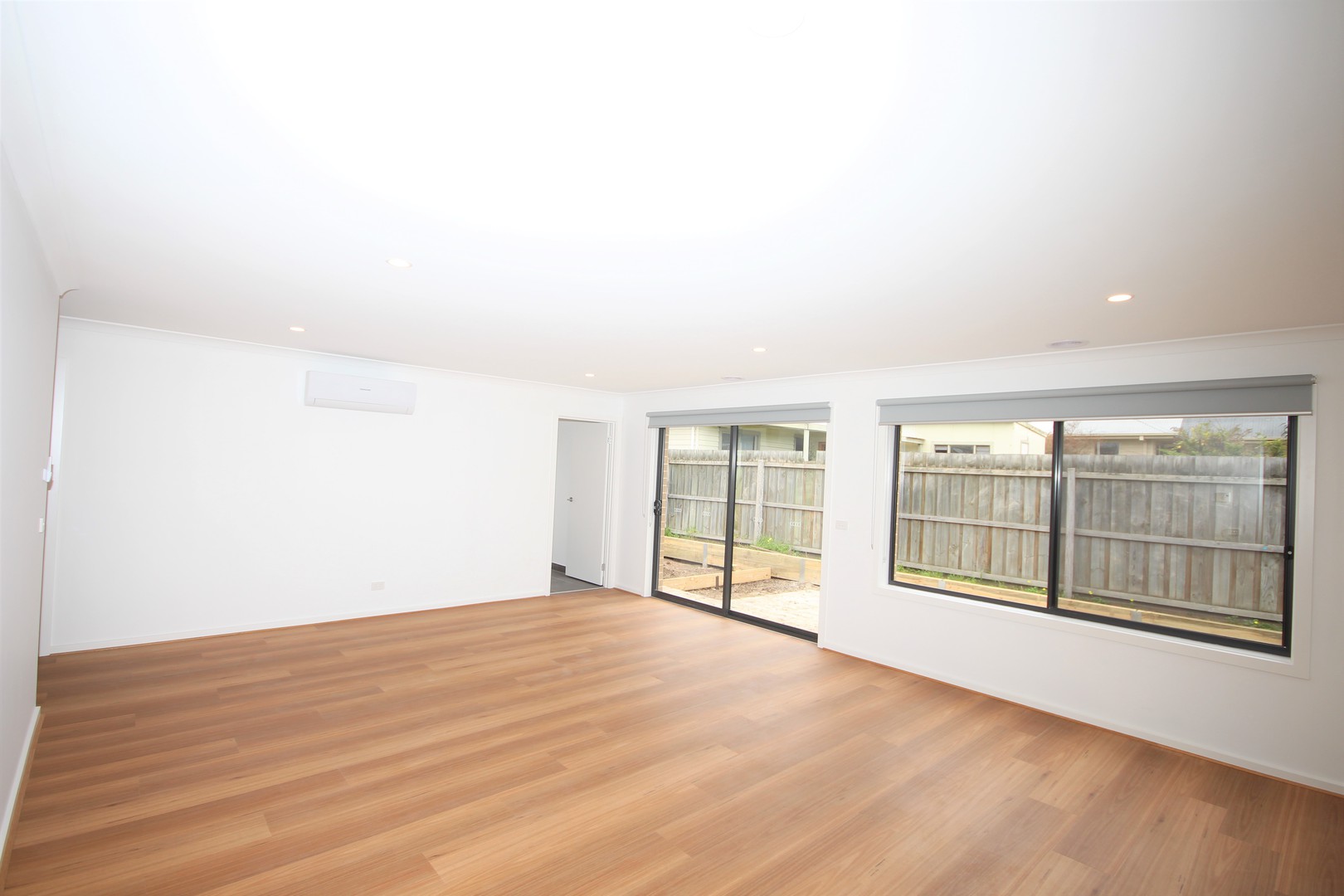 2/10 Hinchcliff Crescent, Newcomb, VIC 3219 - Thumbnail 1 - 23/10/2025