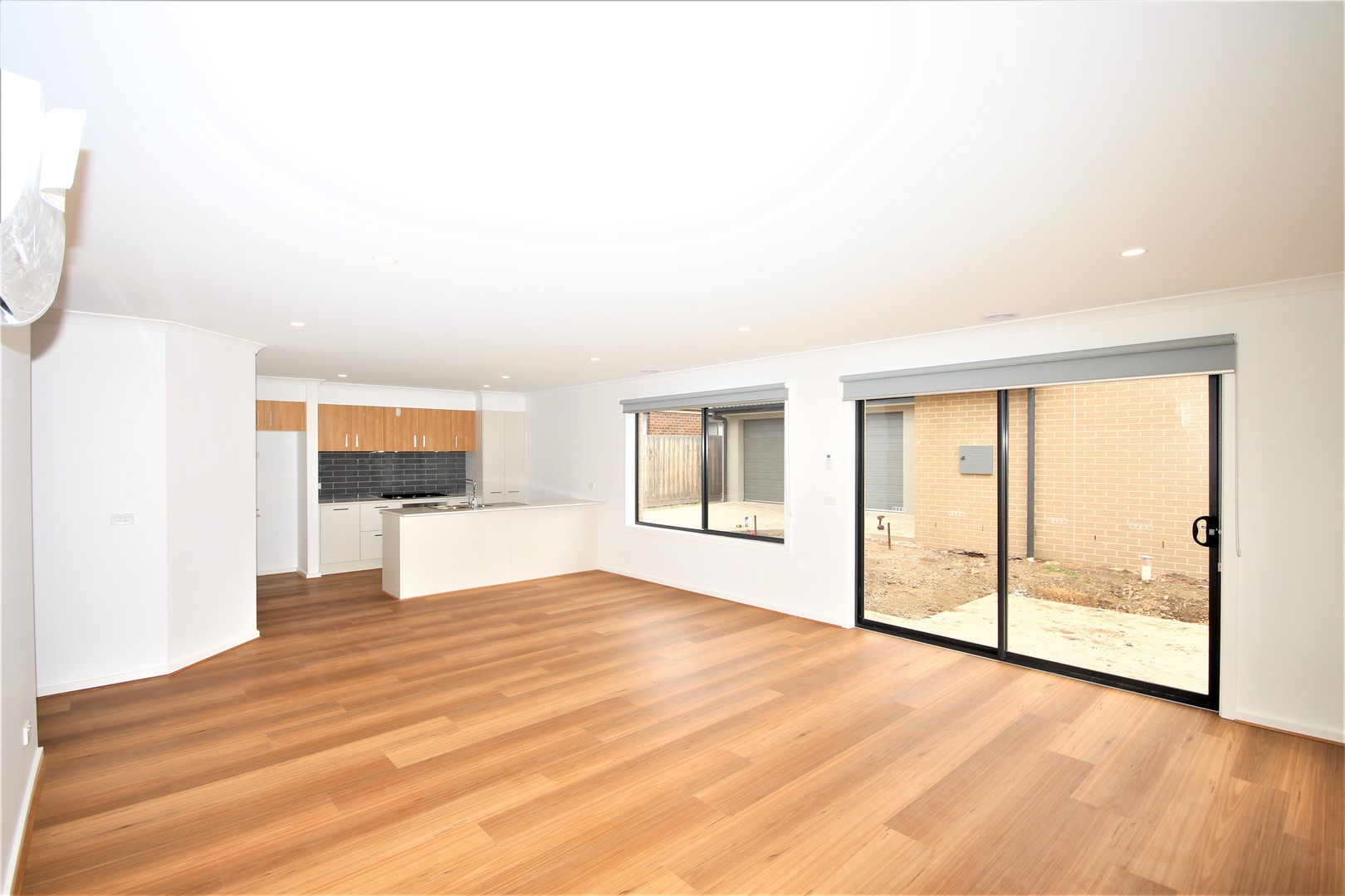 2/10 Hinchliff  Crescent, Newcomb, VIC 3219, Newcomb - Thumbnail 3