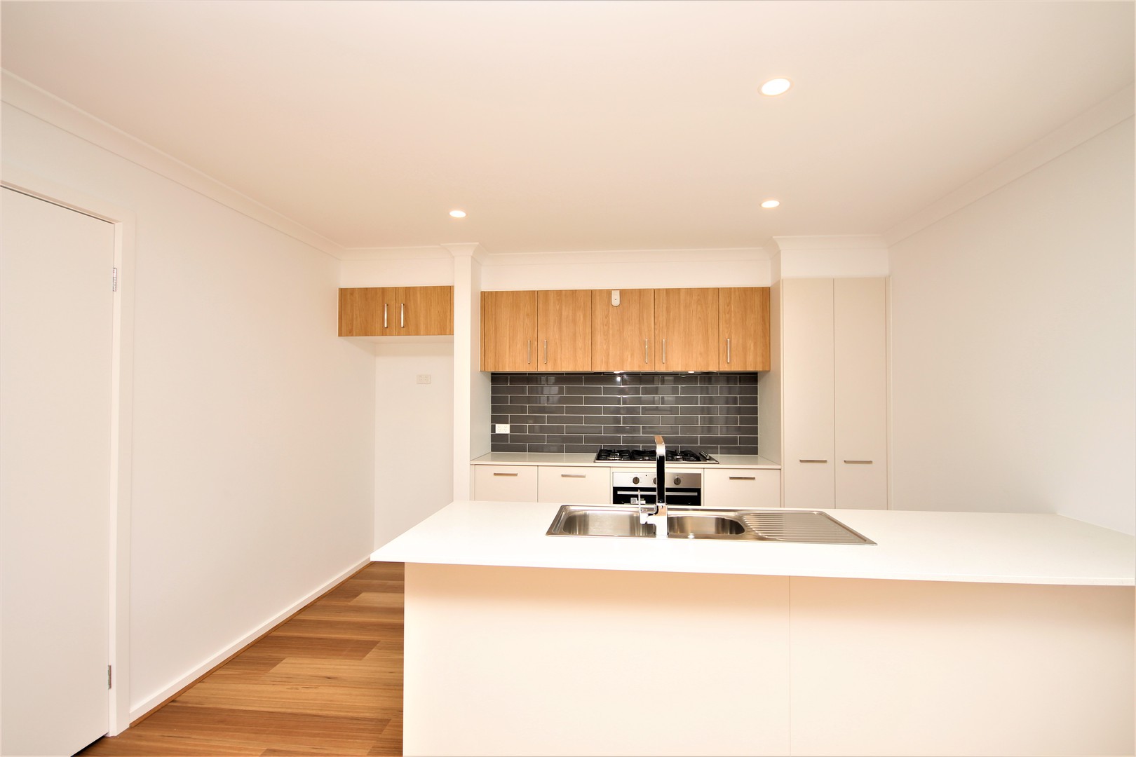 2/10 Hinchliff  Crescent, Newcomb, VIC 3219, Newcomb - Thumbnail 4
