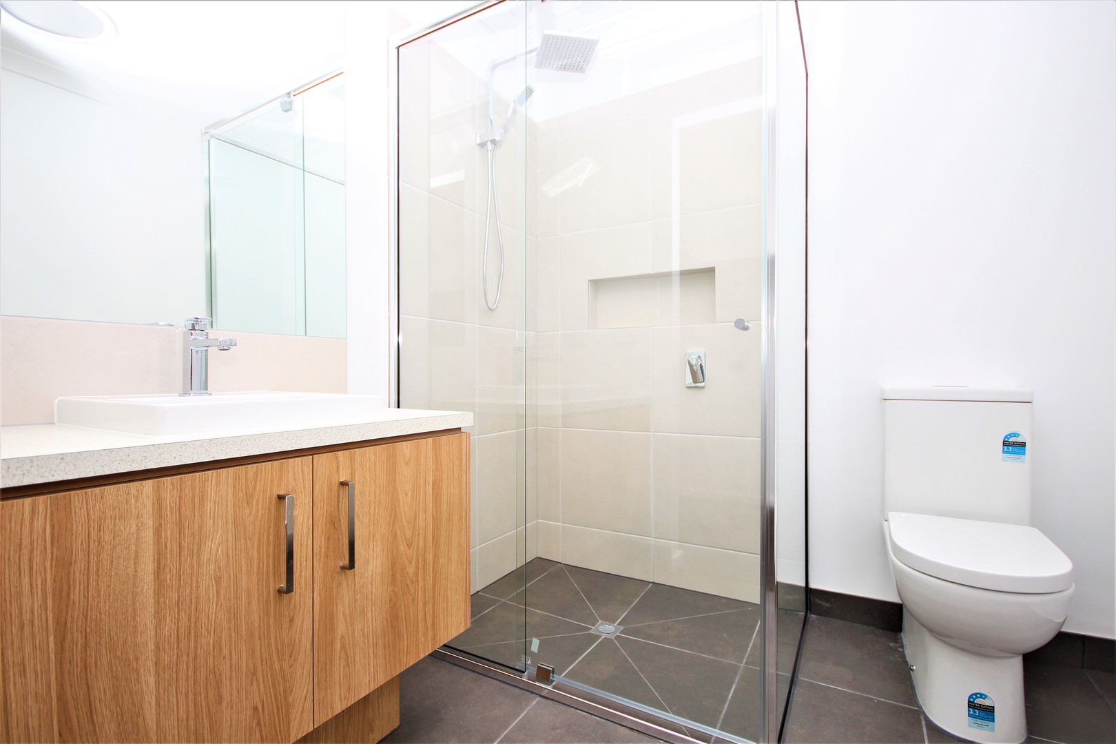 2/10 Hinchliff  Crescent, Newcomb, VIC 3219, Newcomb - Thumbnail 6