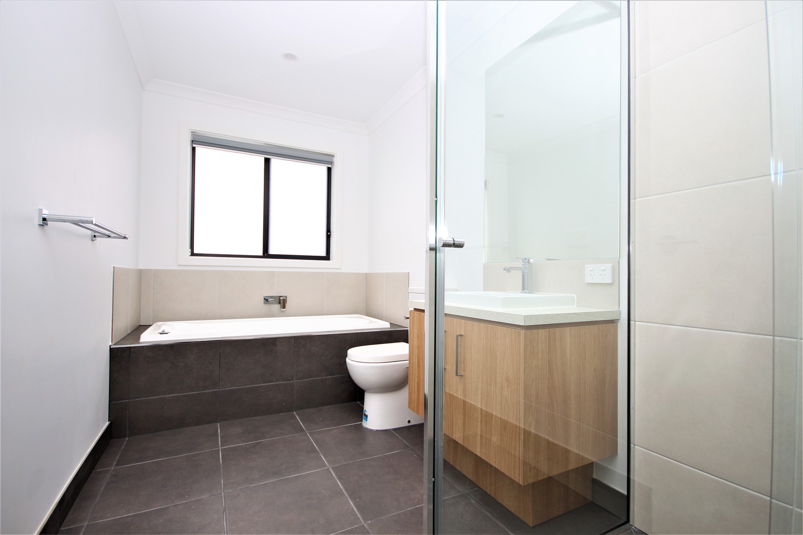 2/10 Hinchliff  Crescent, Newcomb, VIC 3219, Newcomb - Thumbnail 7