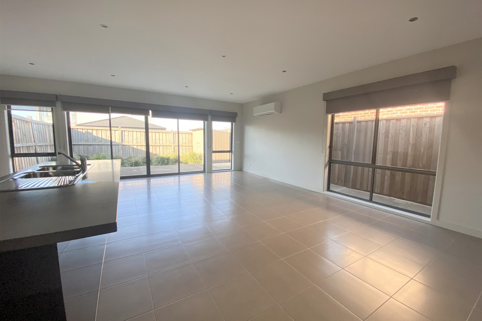 2/10 Jardine Drive, Fraser Rise, VIC 3336 - Thumbnail 2 - 02/09/2021