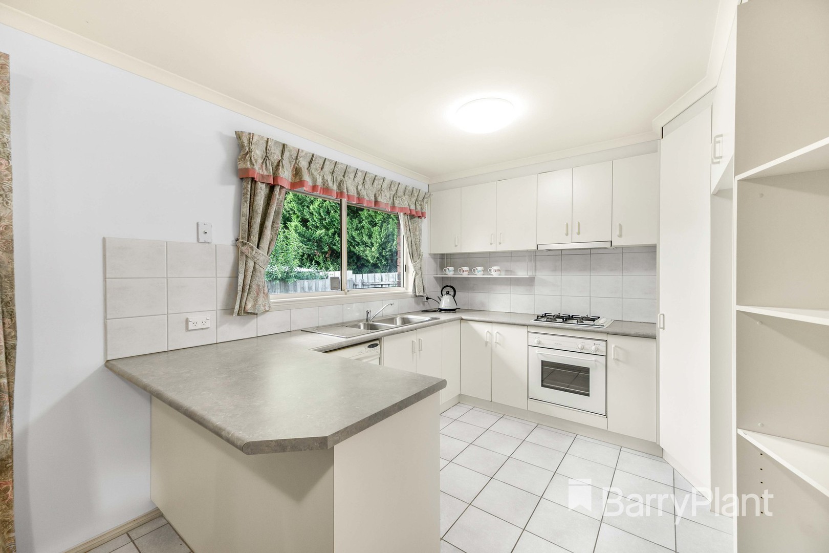 2/10 Jeremic Court, Croydon North, VIC 3136, Croydon North - Thumbnail 3