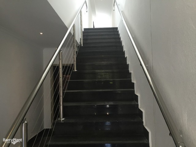 2/10 Llewellyn Place, Eumemmerring, VIC 3177, Eumemmerring - Thumbnail 3