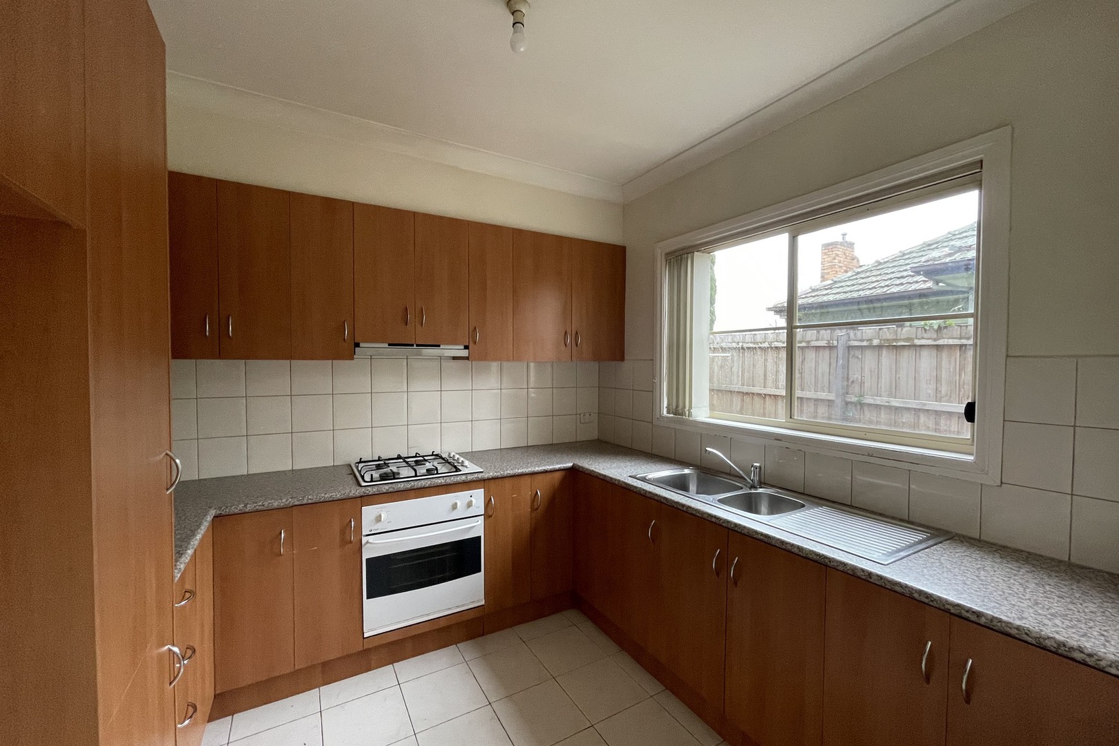 2/10 Macartney Street, Reservoir, VIC 3073, Reservoir - Thumbnail 2