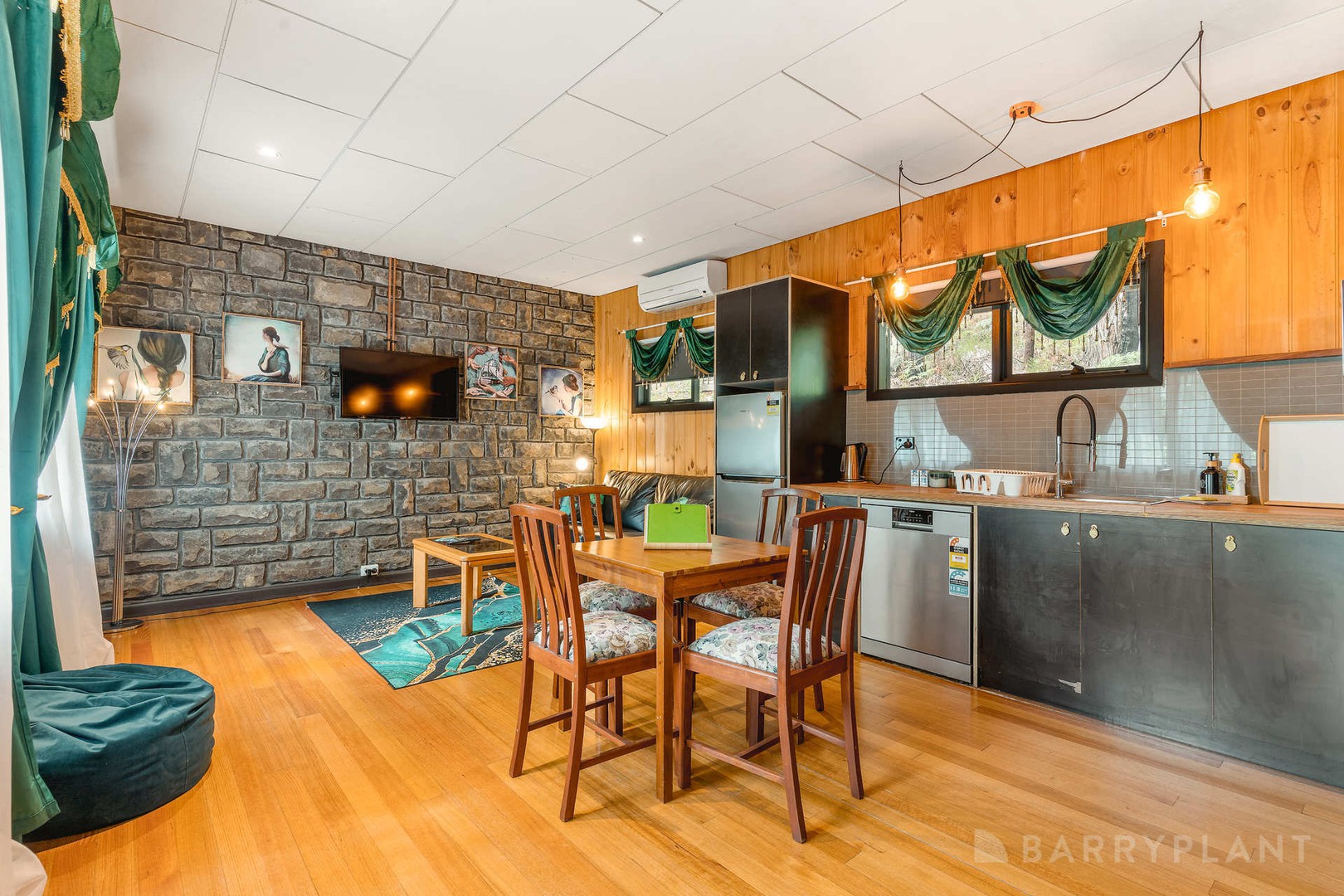 2/10 Stewart Road, Emerald, VIC 3782 - Thumbnail 1 - 16/02/2026