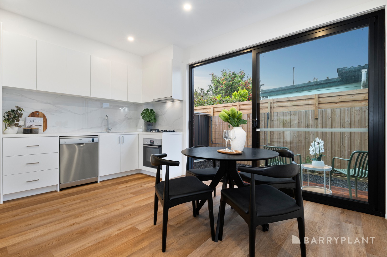 2/10 Vincent Street, Edithvale, VIC 3196 - Thumbnail 2 - 10/11/2025