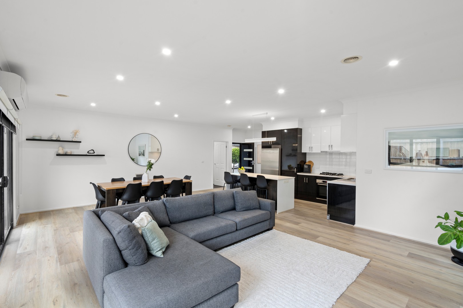 2/10 William Street, Keilor Park, VIC 3042, Keilor Park - Thumbnail 2