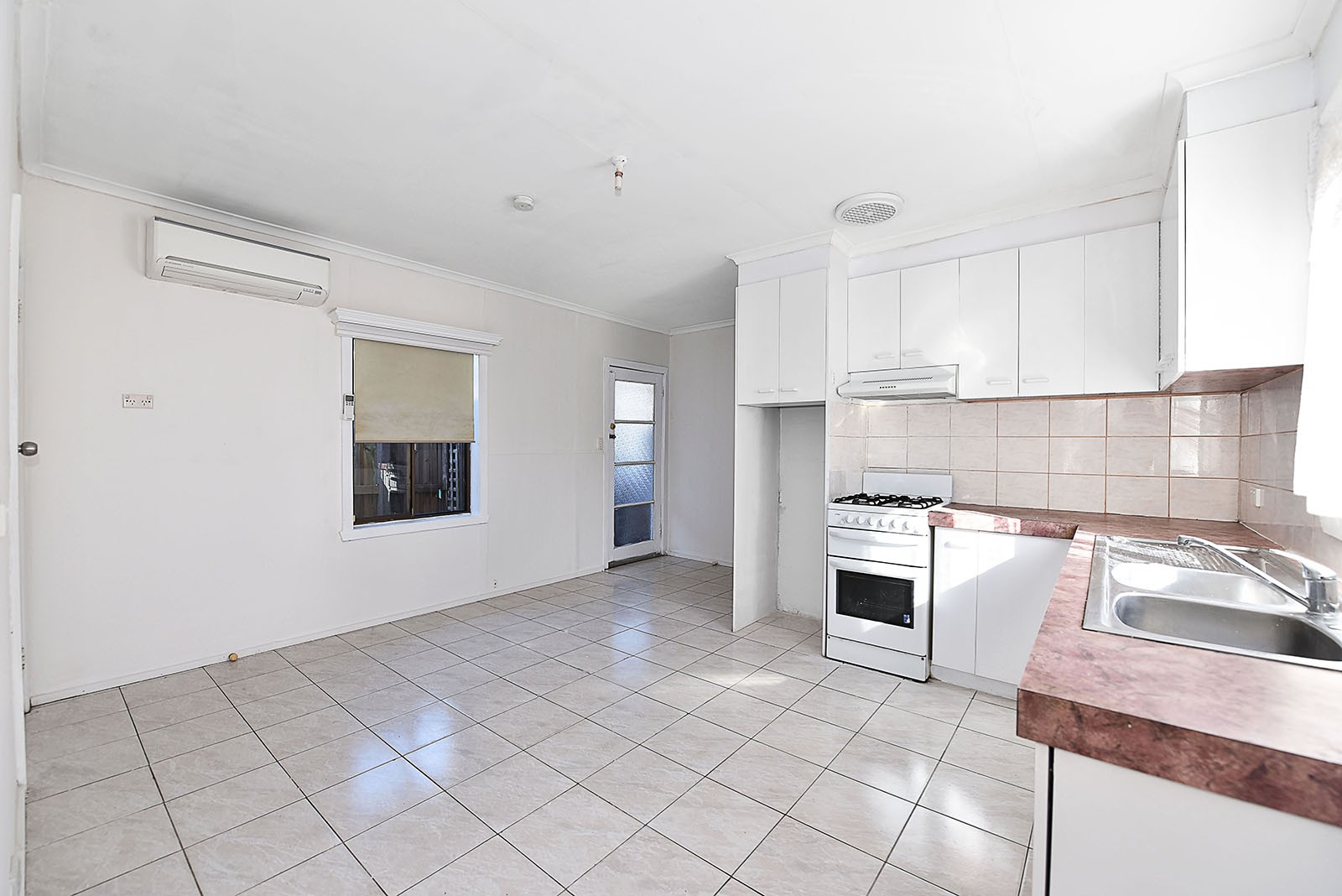 2/100 Haldane Rd, Niddrie, VIC 3042 - Thumbnail 2 - 17/06/2025