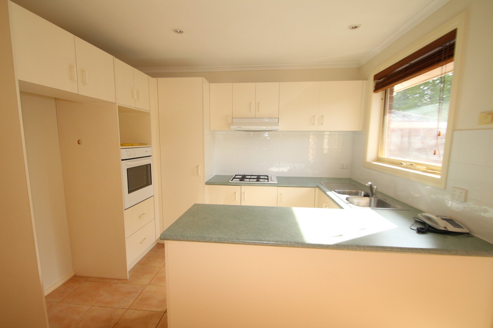 2/100 Mt Dandenong Road, Ringwood East, VIC 3135, Ringwood East - Thumbnail 3