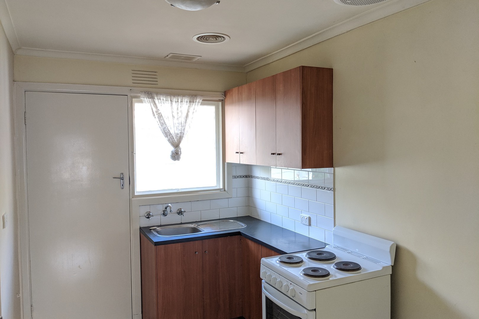 2/102 Crookston Road, Reservoir, VIC 3073, Reservoir - Thumbnail 2