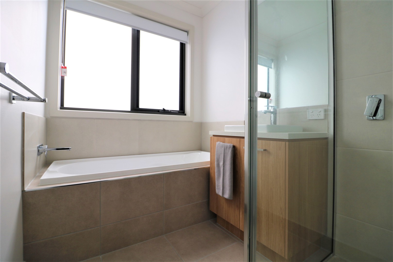 2/106 Ormond Road, East Geelong, VIC 3219, East Geelong - Thumbnail 7