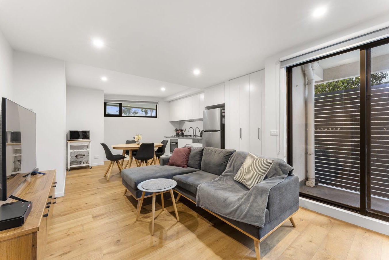 2/1091 Doncaster Road, Doncaster East, VIC 3109 - Thumbnail 2 - 17/04/2026