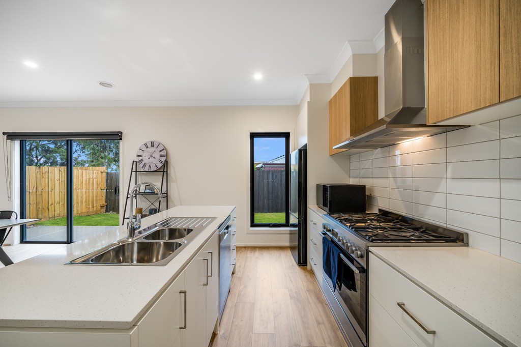 2/11 Brandon Mews, Grovedale, VIC 3216, Grovedale - Thumbnail 2