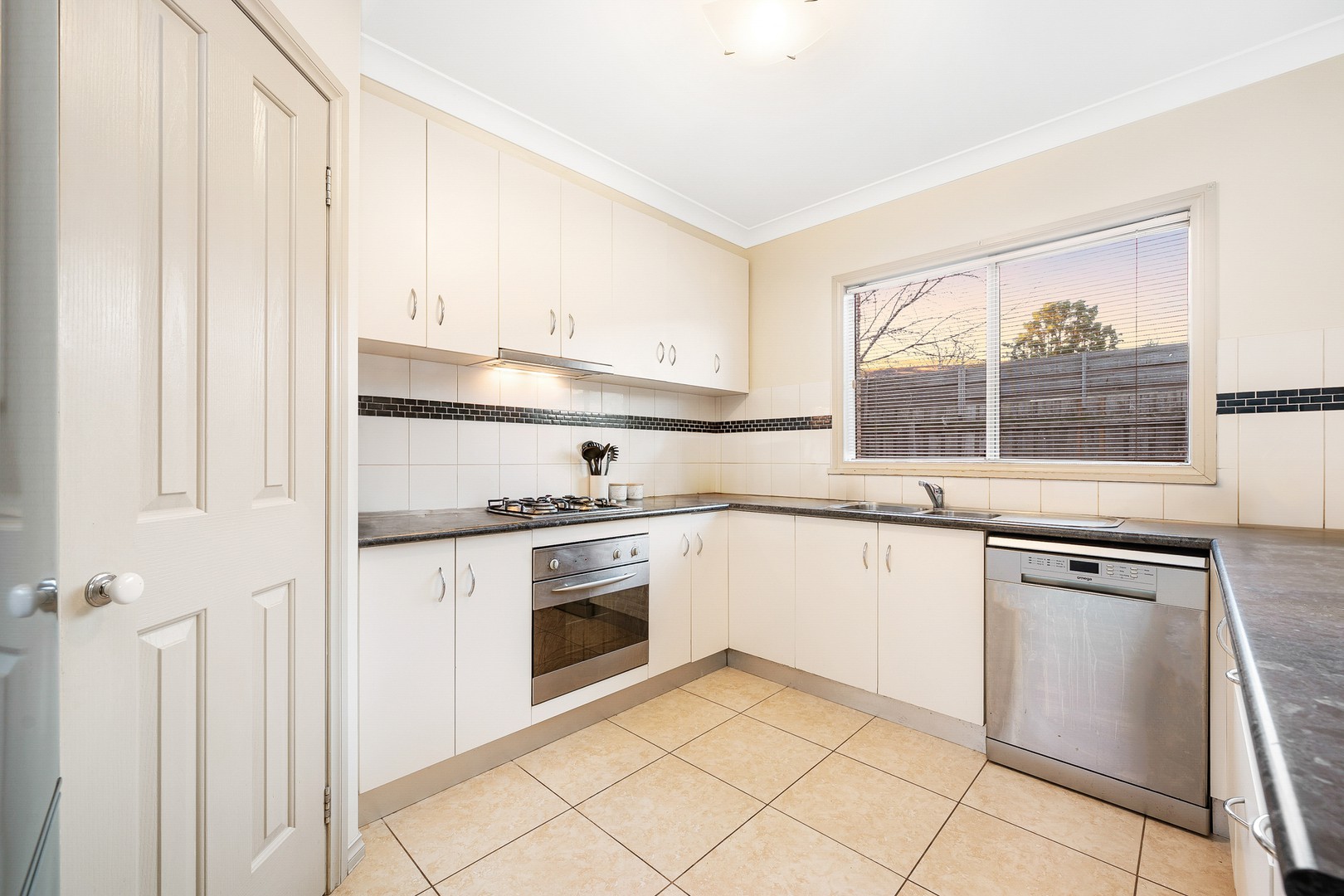 2/11 Dunraven Court, Sydenham, VIC 3037, Sydenham - Thumbnail 4