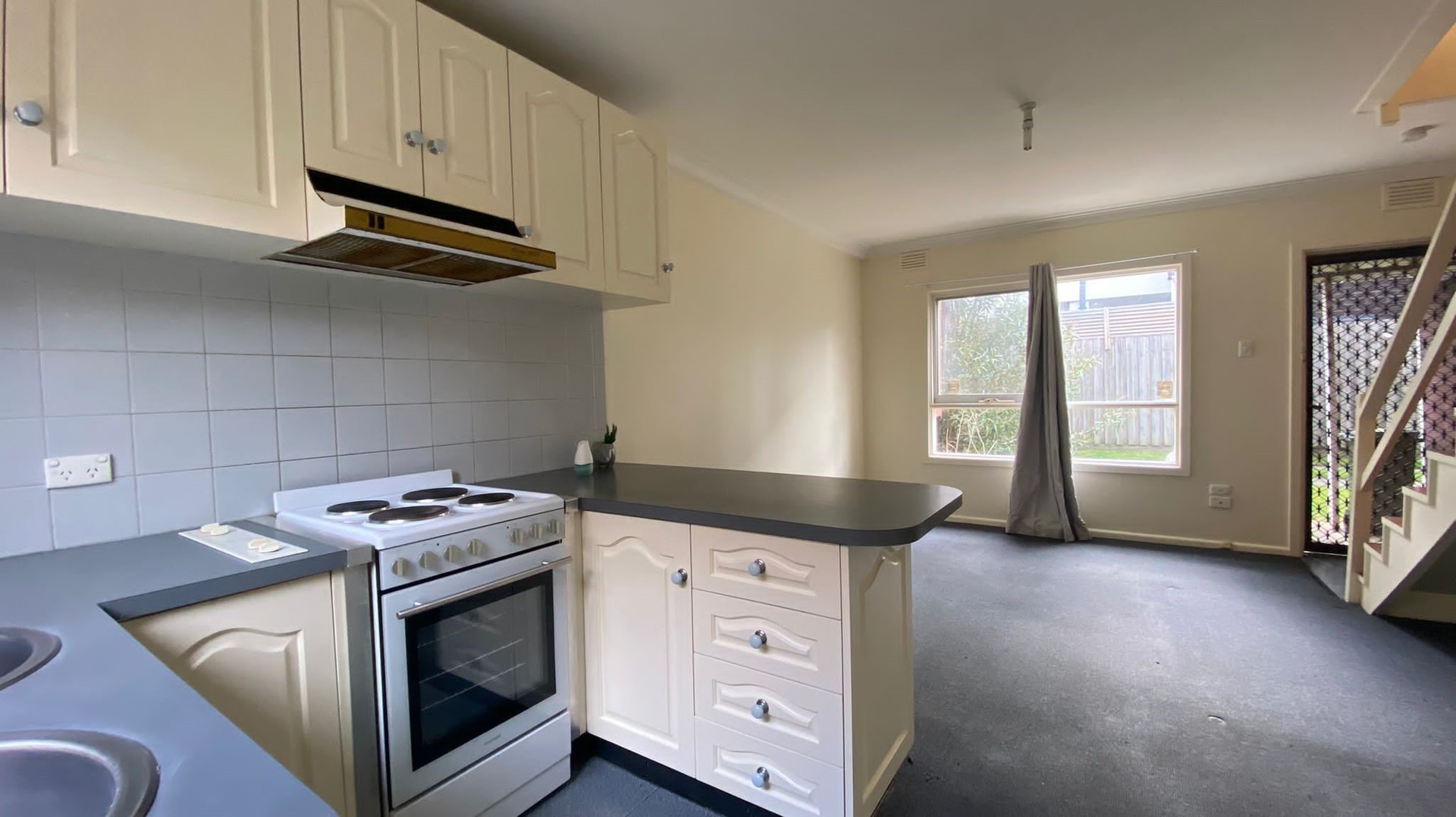 2/11 George Street, Reservoir, VIC 3073, Reservoir - Thumbnail 2
