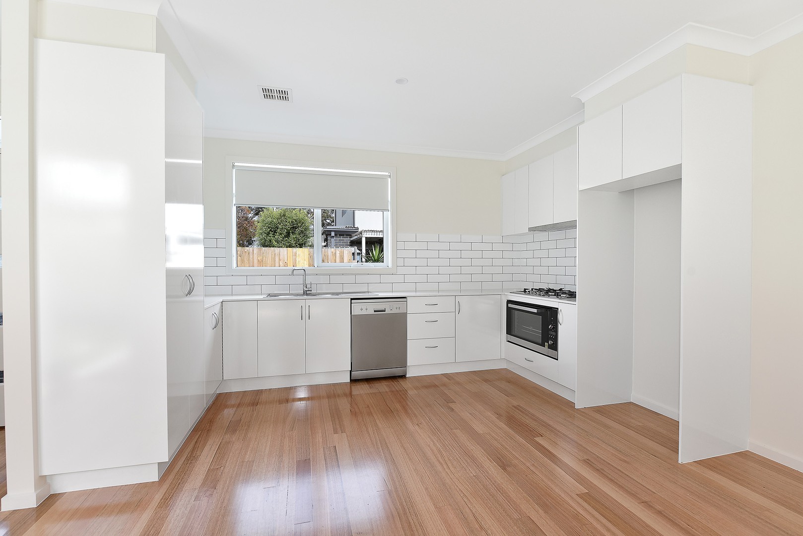 2/11 Grange Road, Airport West, VIC 3042, Airport West - Thumbnail 3
