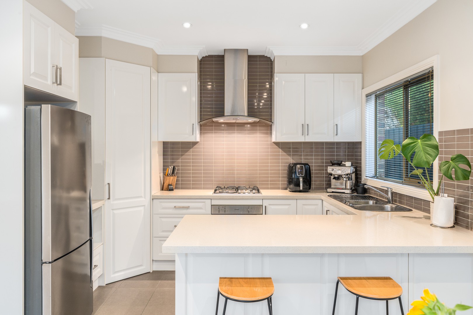 2/11 Laura Avenue, Belmont, VIC 3216 - Thumbnail 2 - 24/02/2026